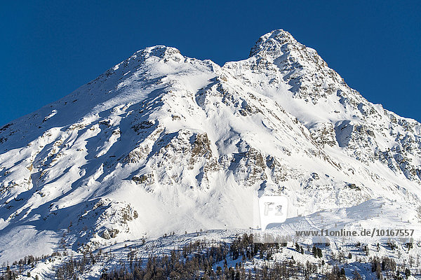 Mountain range with snow  Maloja  Swiss Alps  Engadin  Canton of Graubünden  Switzerland  Europe