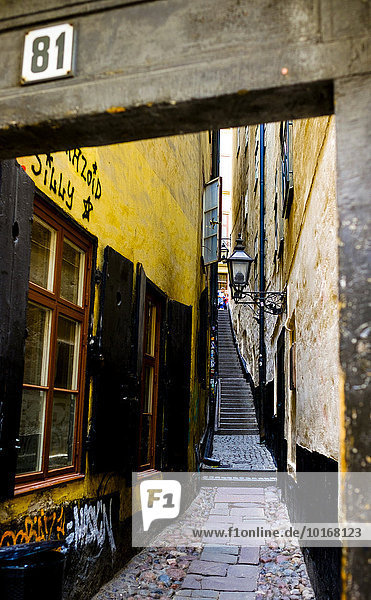 Mårten Trotzigs Gränd  sehr schmale Gasse mit Treppe in der Altstadt Gamla stan von Stockholm  Schweden  Europa