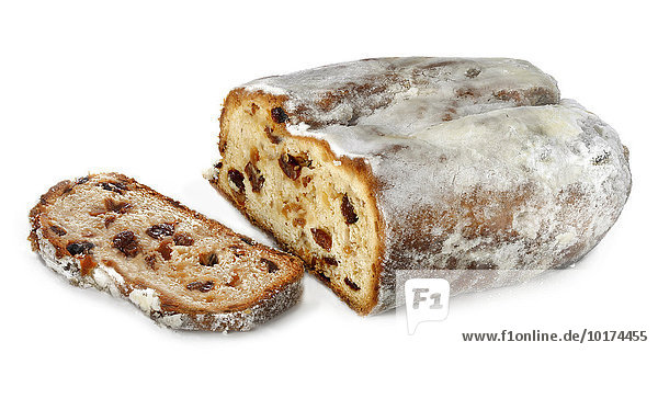 Christstollen angeschnitten mit Scheibe