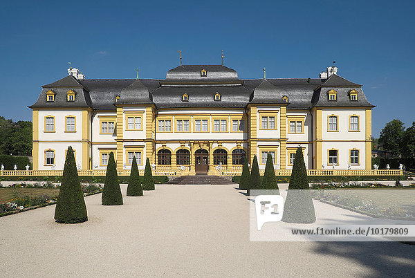 Das Schloss Veitshöchheim  Veitshöchheim  Unterfranken  Bayern  Deutschland  Europa