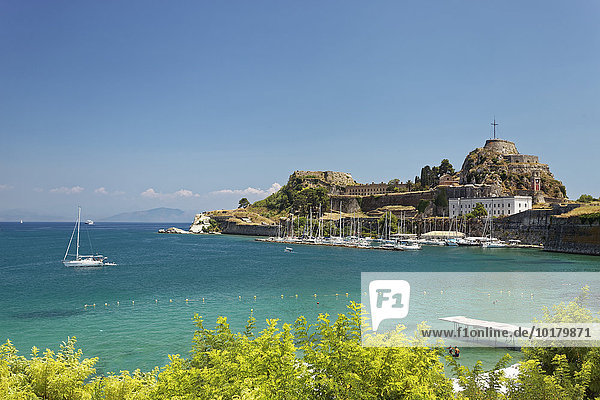 Alte Festung  Palaió Froúrio  mit Hafen Faliráki  Altstadt  Korfu Stadt  Kerkyra  Unesco Weltkulturerbe  Insel Korfu  Ionische Inseln  Griechenland  Europa