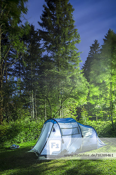 Zelt  Campingplatz  Reutte  Tirol  Österreich  Europa