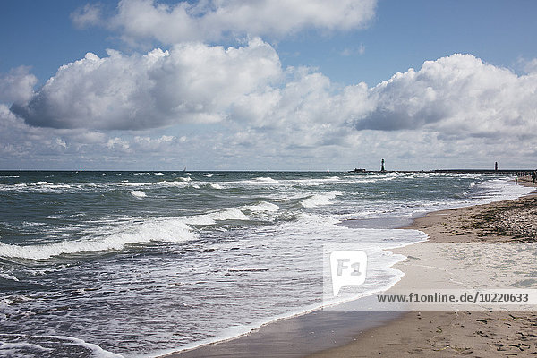 Germany  Mecklenburg-Western Pomerania  Warnemuende  Baltic Sea  beach