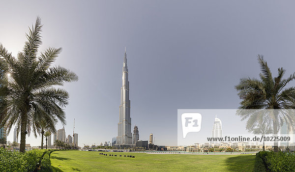 Vereinigte Arabische Emirate  Dubai  The Address Downtown Dubai  Souq al Bahar und Burj Khalifa