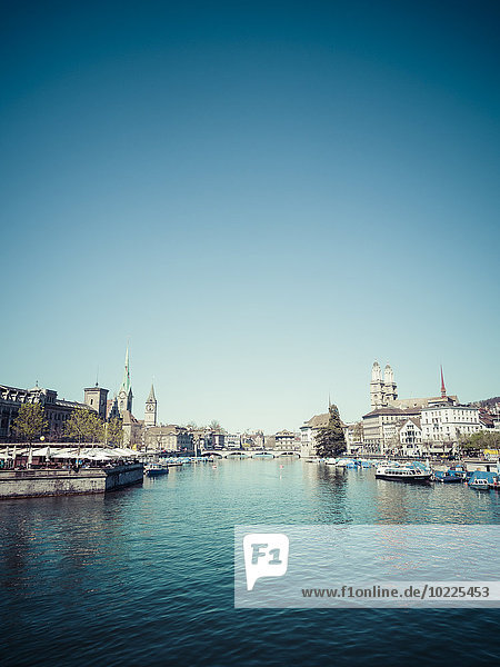 Schweiz  Zürich  Stadtbild  Blick auf die Limmat