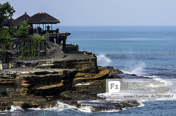 Indonesien  Bali  Ubud  Blick auf den Tanah Lot Tempel