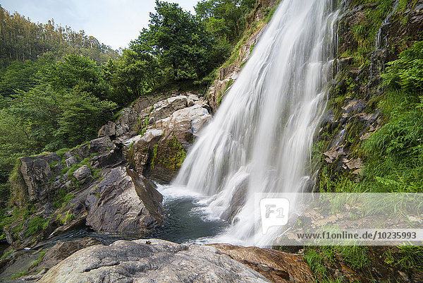 Spanien, Galizien, Neda, Belelle Wasserfall