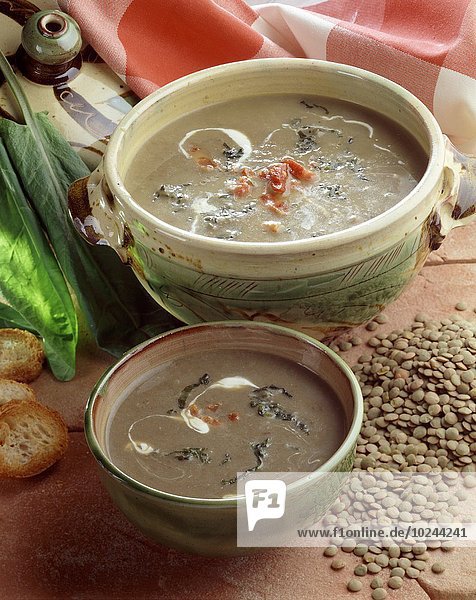 Lentil soup with sorrel