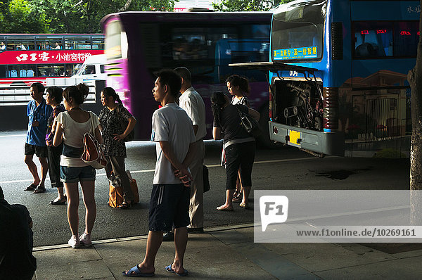 warten Passagier Omnibus 1 China zerbrochen neu Wuhan