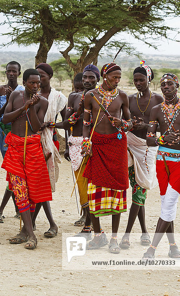 Mann tanzen Gesang Kenia