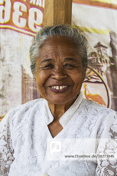 Ältere indonesische Frau  Semparu  Lombok  West Nusa Tenggara  Indonesien