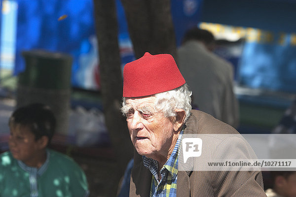 Alter Mann mit Fez-Hut  Sarajewo  Bosnien und Herzegowina