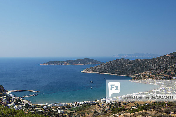 Ansicht von Platis Ghialos auf der Insel Sifnos; Sifnos  Kykladen  Griechische Inseln  Griechenland'.