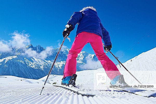 Rückansicht des Skifahrers  Chamonix  Frankreich