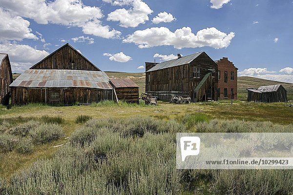 Old wooden houses  ghost town  old gold mining town  Bodie State Historic Park  Bodie  California  USA  North America