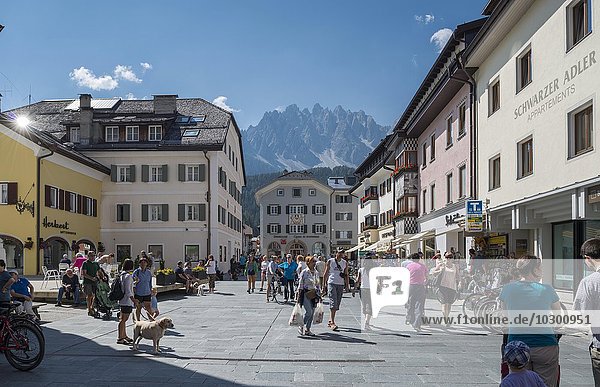 Zentrum,  Altstadt,  Innichen oder San Candido,  hinten Dolomiten,  Südtirol,  Trentino-Alto Adige,  Italien,  Europa