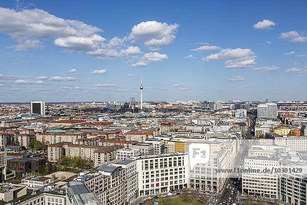 Stadtansicht von Berlin-Mitte  mit dem Fernsehturm  Berlin  Deutschland  Europa
