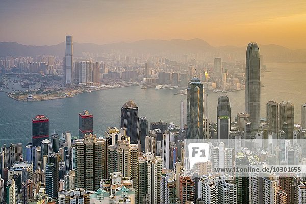 Wolkenkratzer im Zentrum von Hongkong vom Victoria Peak bei Sonnenaufgang Hong Kong Island Hongkong China Asien