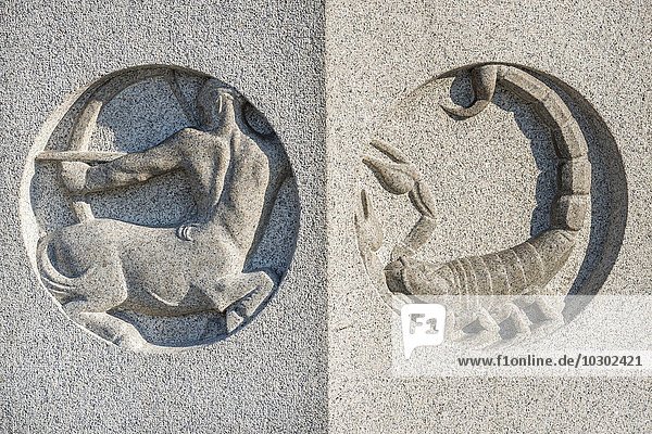 Sternzeichen Schütze und Skorpion  Granit-Relief  von Gustav Vigeland  Vigeland-Skulpturenpark  Frognerparken  Frognerpark  Oslo  Norwegen  Europa