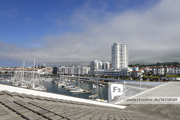 Portugal  Azoren  Sao Miguel  Hafenpromenade und Einkaufszentrum Solmar