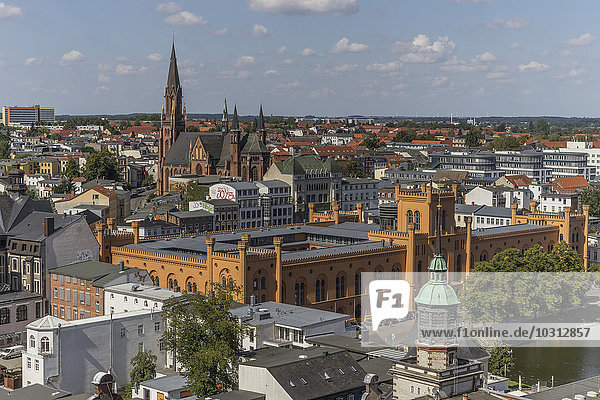 Deutschland  Mecklenburg-Vorpommern  Schwerin  Stadtbild mit Pauluskirche und Arsenal