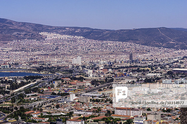 Türkei  Izmir  Ägäisregion  Stadtbild