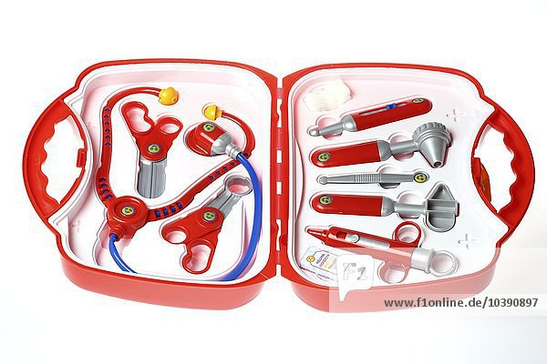 Arztkoffer für Kinder  Spielzeug. Mit verschiedenen medizinischen Geräten  modifiziert für Kinderhände. Deutschland  Europa.