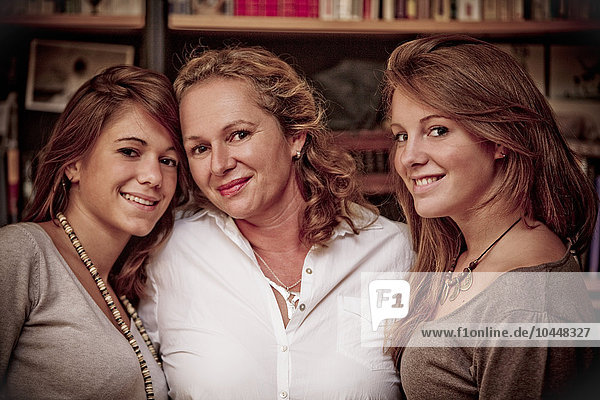 Porträt einer Mutter und ihrer Töchter