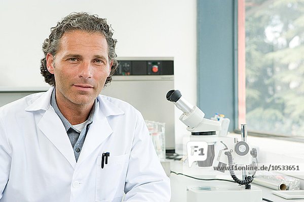 Ein Porträt eines Wissenschaftlers