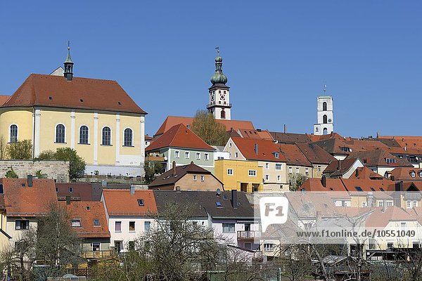 Stadtansicht Sulzbach-Rosenberg mit Schloss Oberpfalz Bayern Deutschland Europa