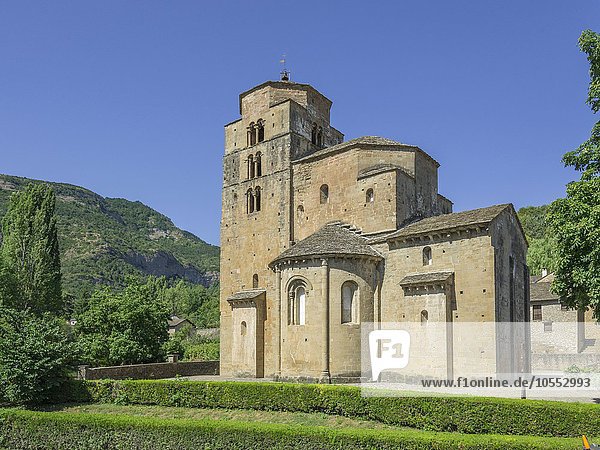 Pfarrkirche Santa María aus dem 11.Jhdt  Santa Cruz de la Serós  Aragón  Spanien  Europa