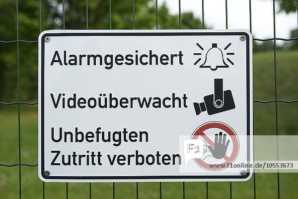 Hinweisschild für Sicherheitsbereich  Alarmgesichert  Videoüberwacht  Unbefugten Zutritt verboten