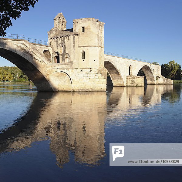 Brücke St. Benezet über die Rhone  UNESCO Weltkulturerbe  Avignon  Provence  Provence-Alpes-Cote d'Azur  Südfrankreich  Frankreich  Europa