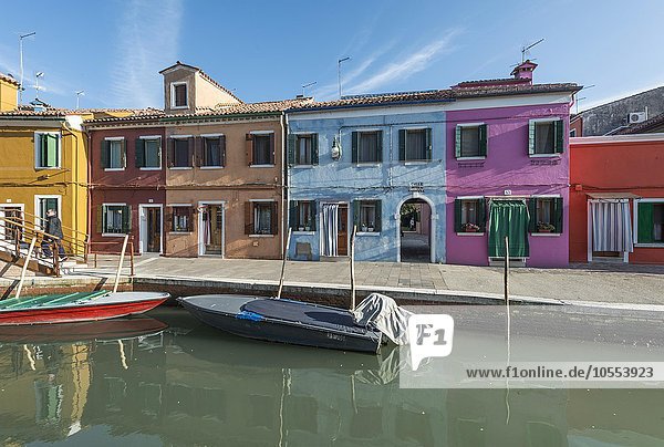 Bunte Häuser am Rio Terranova  Burano  Venedig  Veneto  Italien  Europa