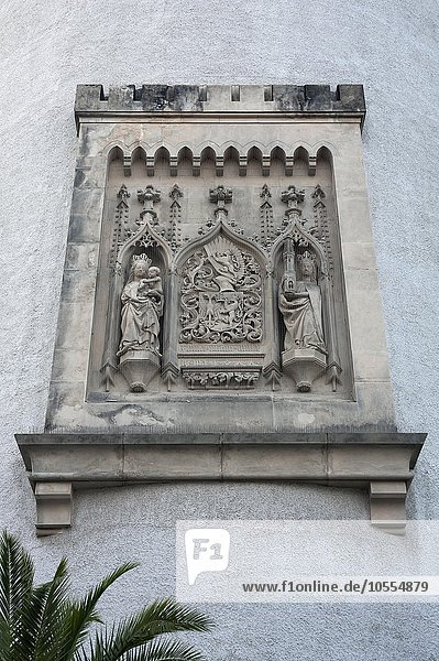 Sandsteinrelief  Dicker Turm  Stadtwappen mit zwei Figuren Maria und Barbara  Görlitz  Oberlausitz  Sachsen  Deutschland  Europa