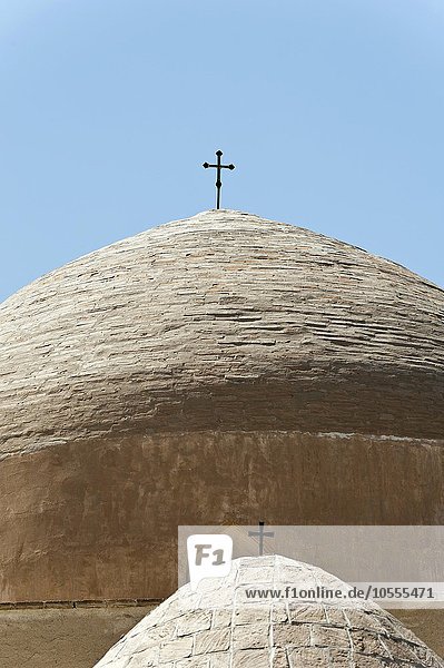 Armenische Apostolische Kirche  christliche Kreuze auf Kuppeln  St. Marien-Kirche oder St. Mary  Jolfa oder Dschulfa-Viertel  Isfahan  Iran