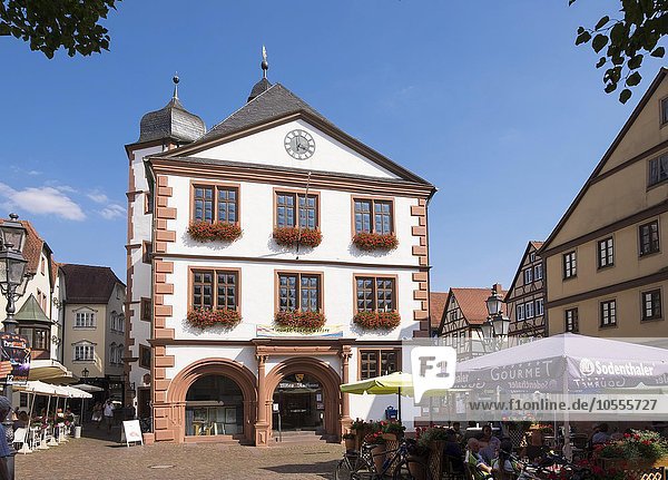 Altes Rathaus und Oberer Marktplatz  Lohr am Main  Spessart  Unterfranken  Franken  Bayern  Deutschland  Europa