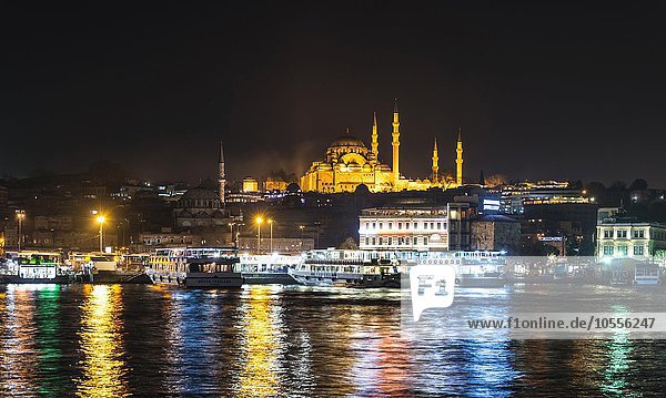 Nacht Schiff Bosporus Asien Goldenes Horn Istanbul Süleymaniye-Moschee Türkei