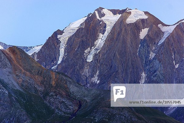Dämmerung am Stampflkees  Gletscher im Zillertaler Hauptkamm  Alpenhauptkamm  Zillertal  Tirol  Oesterreich