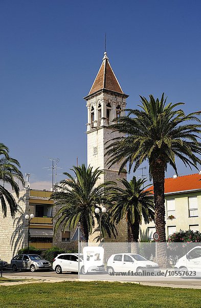 Glockenturm der Michaelkirche  Trogir  Dalmatien  Kroatien  Europa