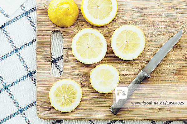 einsteigen Zitrusfrucht Zitrone aufgeschnitten