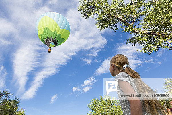 Europäer sehen Wärme Luftballon Ballon Himmel Mädchen