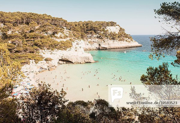 hoch oben Strand Tourist Ansicht Flachwinkelansicht Menorca Winkel Balearen Balearische Inseln Spanien
