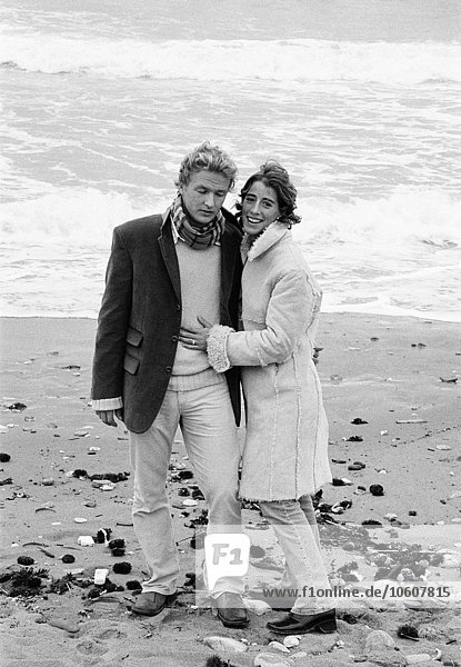 Ein Paar am Strand  Spanien.