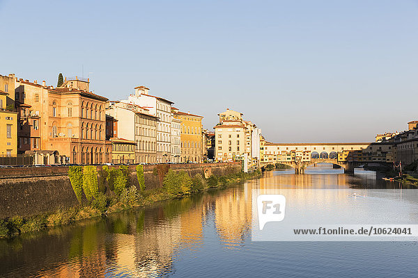 Italy  Florence  River Arno and Ponte Vecchio