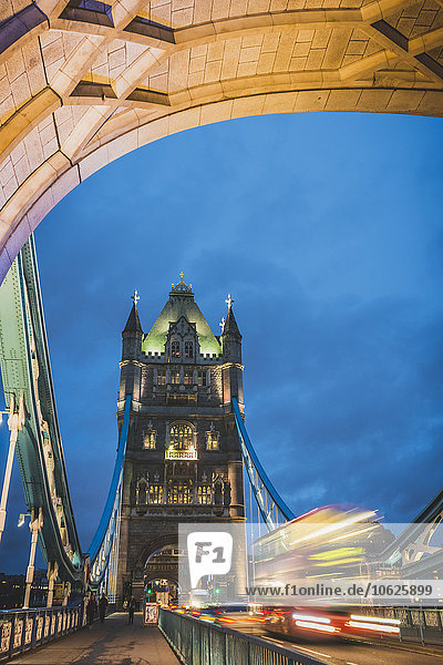 United Kingdom  England  London  Tower bridge and traffic in the evening