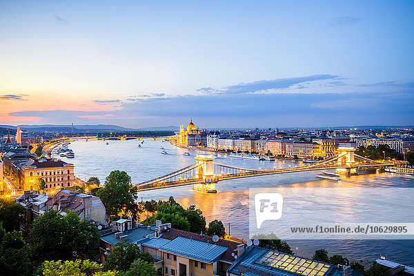 Ungarn  Budapest  Blick über Pest von Buda aus