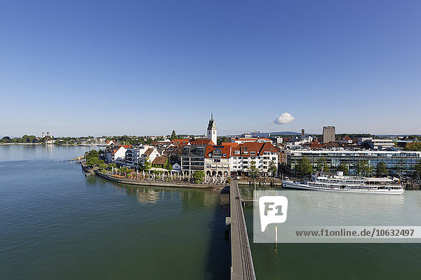 Deutschland  Friedrichshafen  Hafen  Innenstadt mit Nikolaikirche