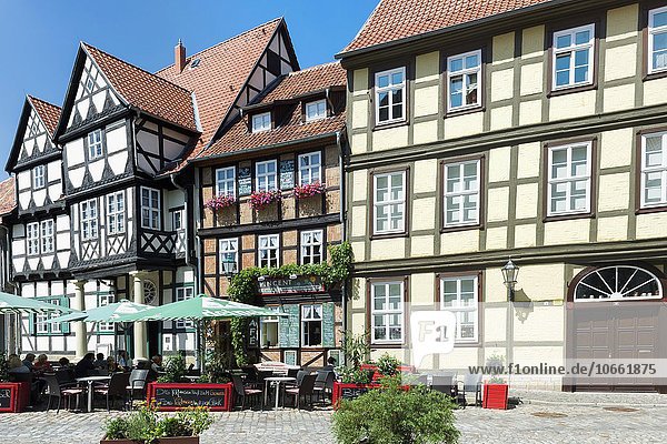 Platz mit Fachwerkhäusern  UNESCO Weltkulturerbe  Quedlinburg  Harz  Sachsen-Anhalt  Deutschland  Europa