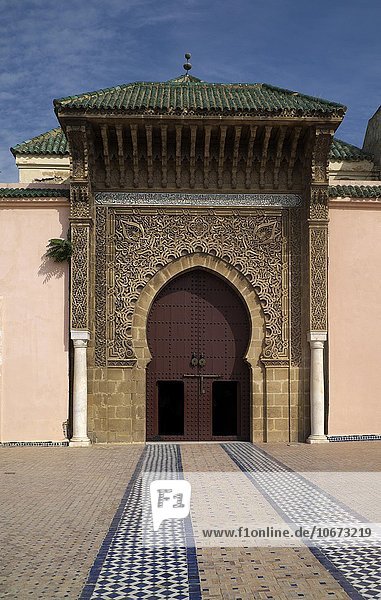 Eingang zum Mausoleum von Sultan Moulay Ismail  Meknès  Meknès-Tafilalet  Marokko  Afrika